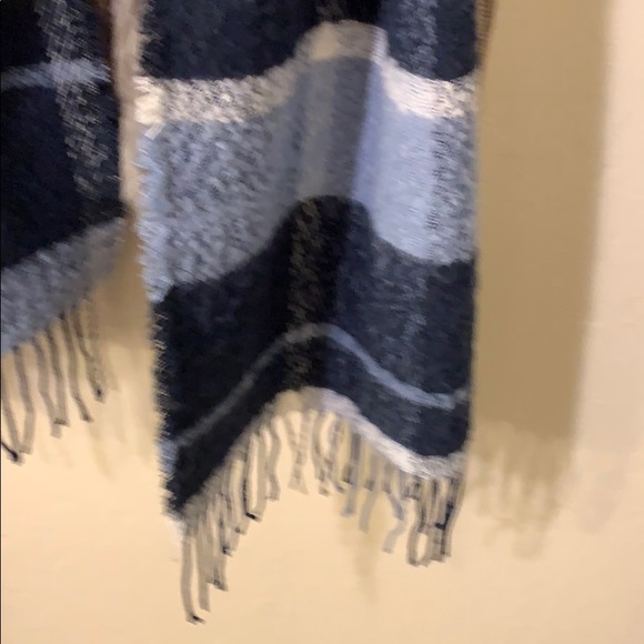 Scarf - Picture 4 of 4